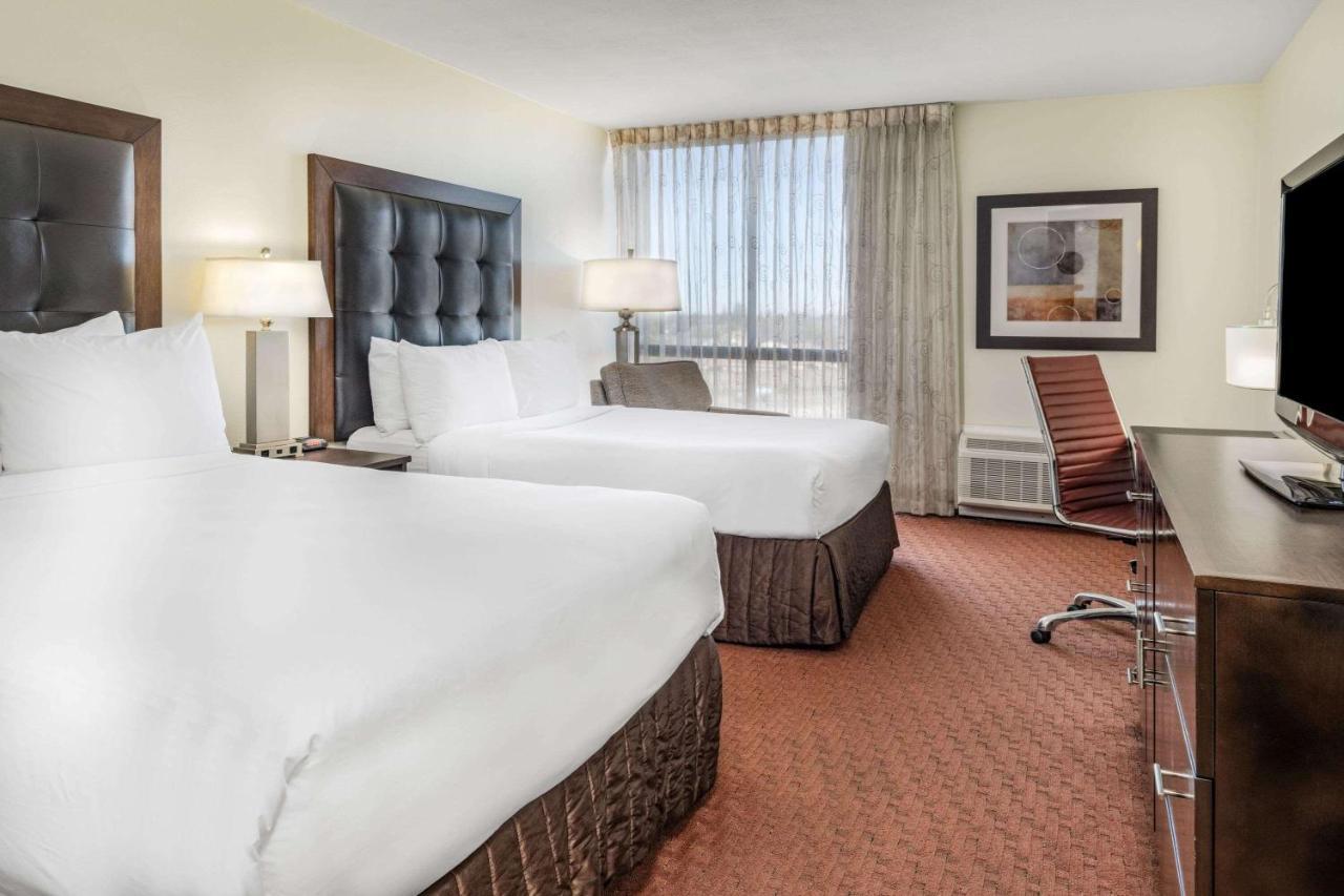 Wyndham Sacramento 3*