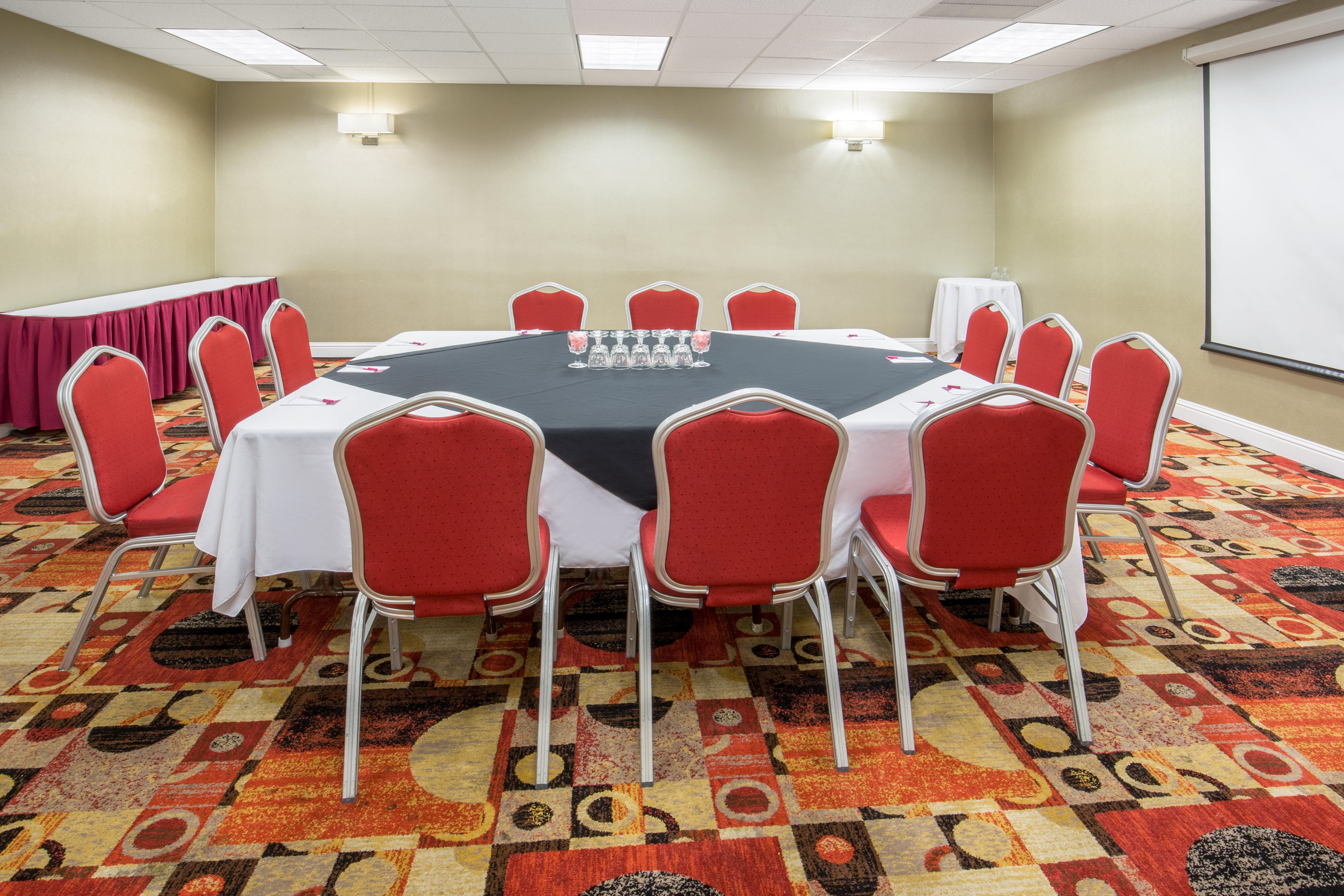 Wyndham Sacramento Hotel 3*